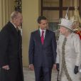  La reine Elizabeth II et le duc d'Edimbourg ont souhaité la bienvenue au président du Mexique Enrique Peña Nieto et son épouse Angelica Rivera le 3 mars 2015 à l'occasion d'une cérémonie protocolaire suivie d'un déjeuner à Buckingham, en entame de leur visite officielle de trois jours. 