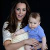 Kate Middleton avec son fils le prince George de Cambridge le 20 avril 2014 au zoo de Taronga, à Sydney.