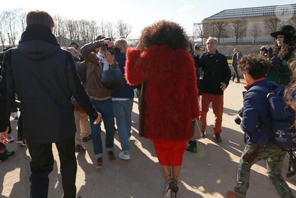 Solange Knowles a assisté au défilé Carven automne-hiver 2015-2016 à l'Espace Ephémère du jardin des Tuileries. Paris, le 5 mars 2015.