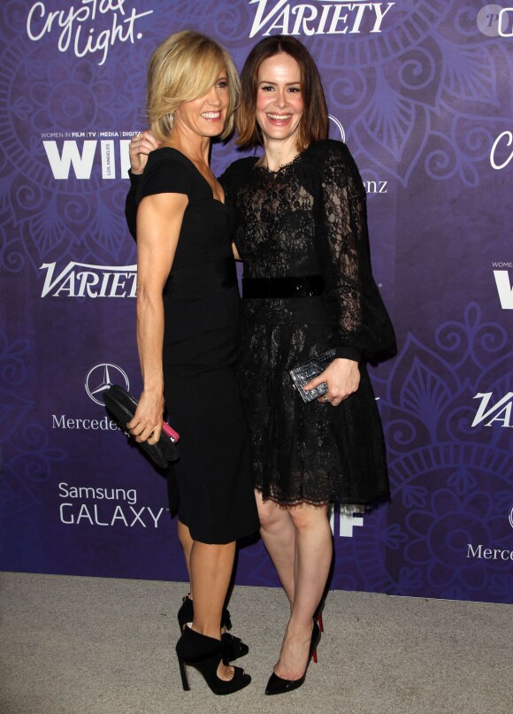 Felicity Huffman, Sarah Paulson à la Soirée "Variety and Women in Film Emmy Nominee Celebration" à West Hollywood. Le 23 août 2014 