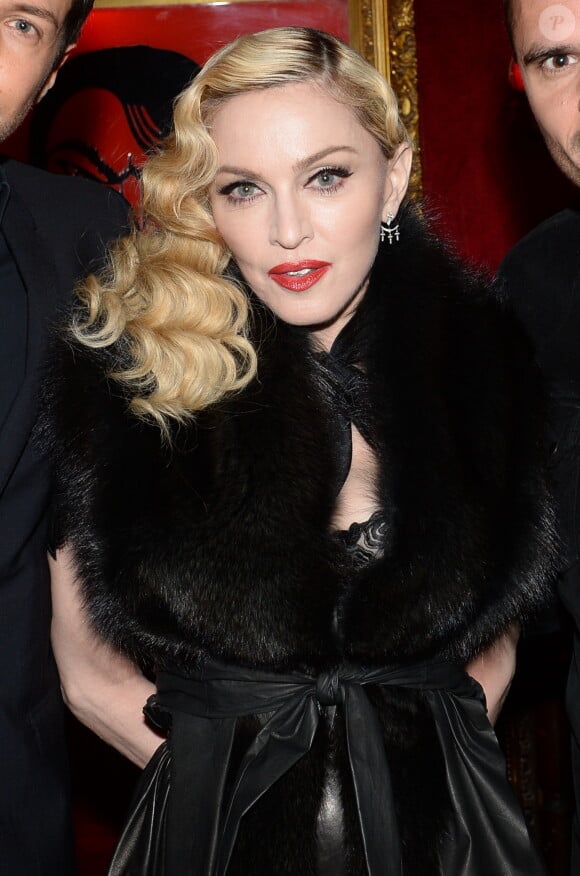 Exclusif - Madonna pose avec les 2 patrons du Raspoutine Ghislain Evraert et Logan Maggio au club "Raspoutine à Paris le 2 mars 2015.