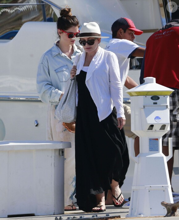 Sharon Osbourne et sa fille Aimee en vacances sur un yacht a Cabo San Lucas au Mexique, le 17 avril 2013