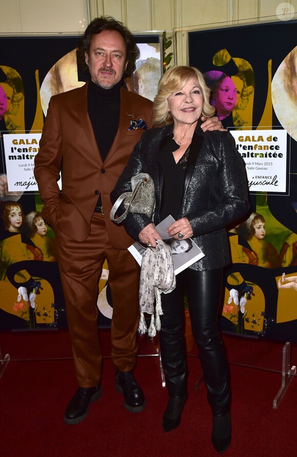 Nicoletta et son mari Jean-Christophe Molinier  au Gala de l'enfance maltraitée à la Salle Gaveau à Paris le 9 mars 2015.