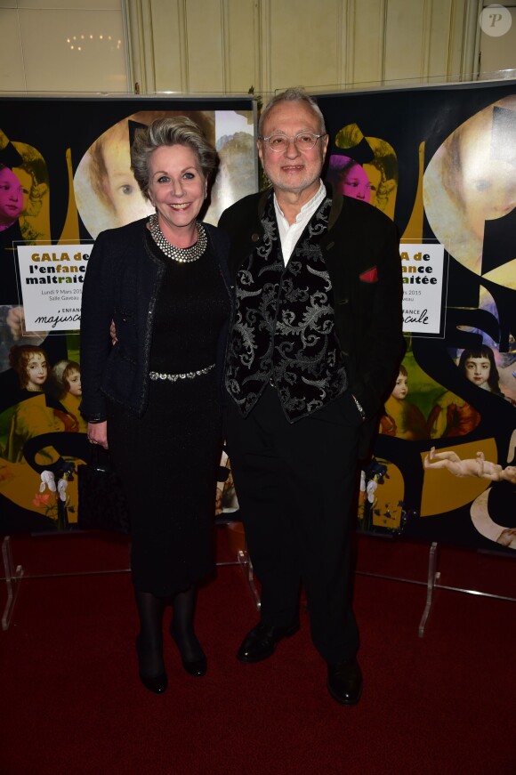 Catherine Laborde et son mari Thomas Stern  au Gala de l'enfance maltraitée à la Salle Gaveau à Paris le 9 mars 2015.
