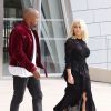 Kim Kardashian et Kanye West arrivent à la Fondation Louis Vuitton pour assister au défilé Louis Vuitton automne-hiver 2015-2016. Le 11 mars 2015.