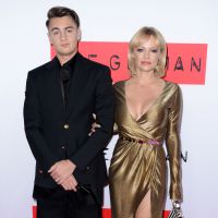 Pamela Anderson : Nouveau look pour la bombe, aux anges avec son fils Brandon