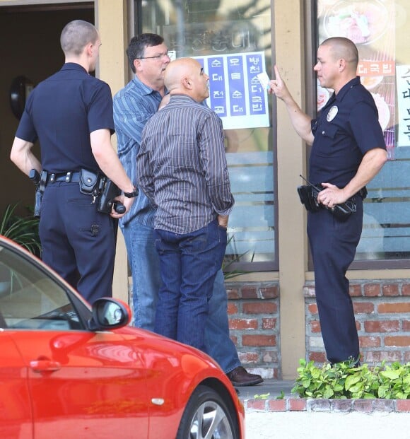 Gwen Stefani a appelé la police pour signaler un homme qui la suivait alors qu'elle se rendait à sa séance d'acupuncture en compagnie de son fils Apollo, à Los Angeles, le 16 mars 2015. 