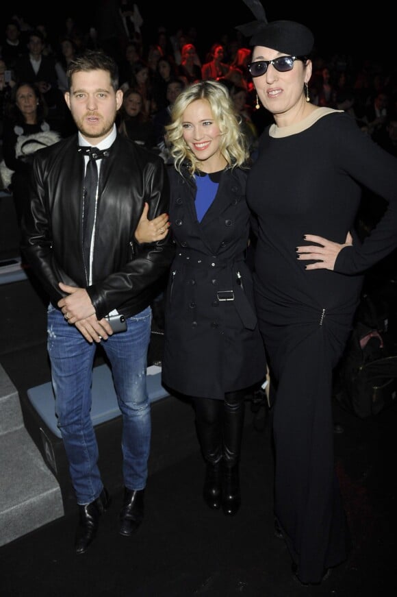 Michael Bublé et sa femme Luisana Lopilato et Rossy de Palma au défilé David Delfin à Madrid le 8 février 2015 
