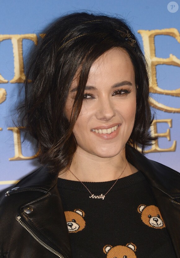 Alizée (collier avec le prénom de sa fille Annily) - Avant-première du film "Clochette et la Créature légendaire" au Gaumont Champs-Elysées à Paris, le 20 mars 2015.