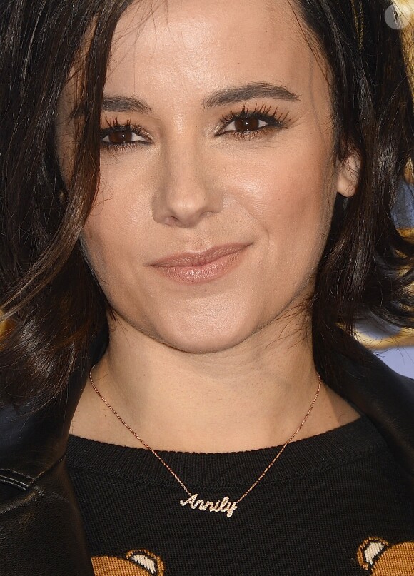 Alizée (collier avec le prénom de sa fille Annily) - Avant-première du film "Clochette et la Créature légendaire" au Gaumont Champs-Elysées à Paris, le 20 mars 2015.
