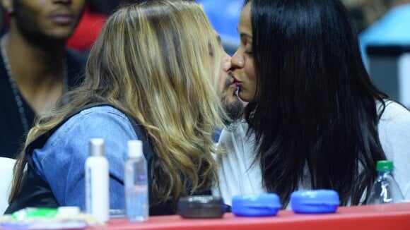Zoe Saldana : Pause câline et baisers en amoureux avant de retrouver les jumeaux