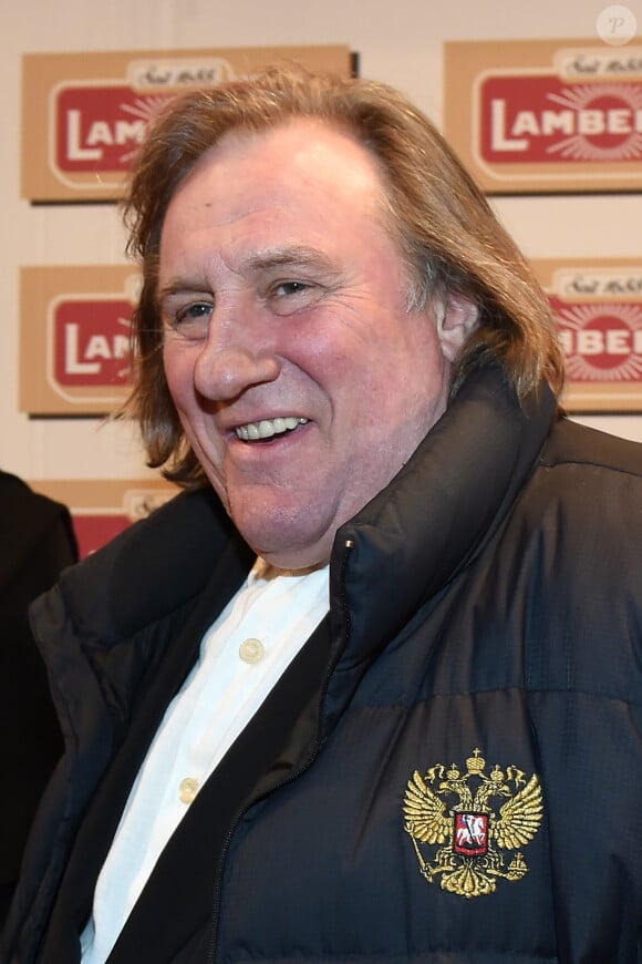 Gérard Depardieu s'éclate à la soirée "Lambertz Monday Night" à Cologne en Allemagne le 2 février 2015.