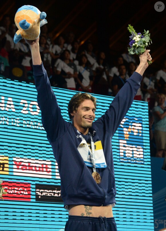 Camille Lacourt après sa victoire sur 50m dos aux Championnats du monde de natation à Barcelone, en juillet 2013