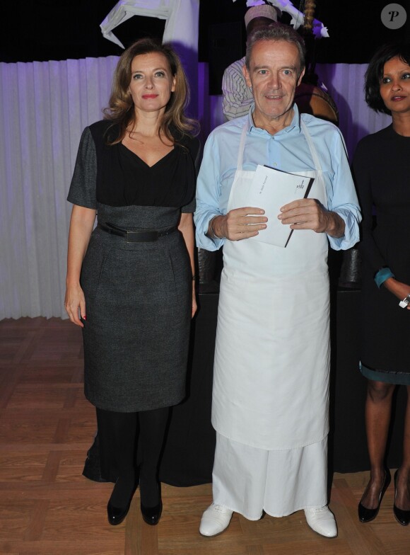 Valérie Trierweiler et Alain Passard lors de la soirée de levée de fonds "Ne les oublions pas" lors du dîner de gala caritatif "Action contre la faim" au salon d'honneur du Grand Palais à Paris le 20 novembre 2013