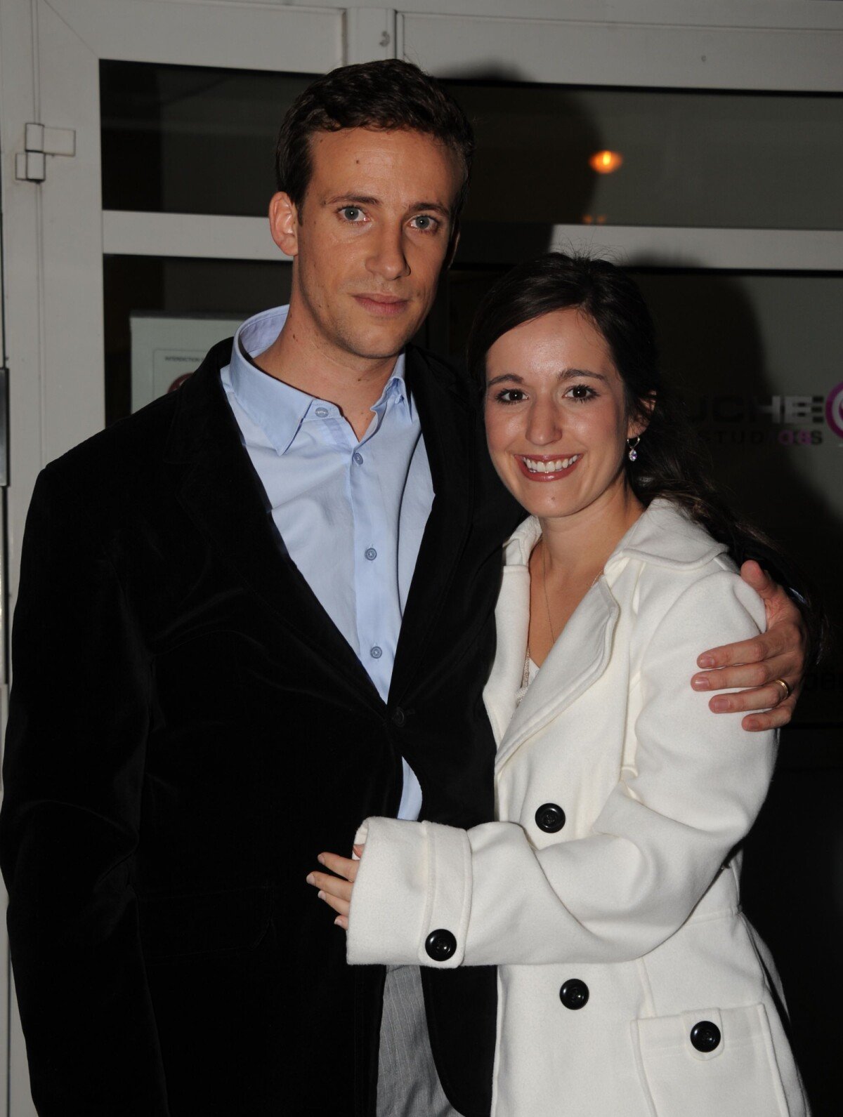 Photo : Laurent de Villiers et son épouse devant les studios de Canal + le  2 novembre 2011 - Purepeople