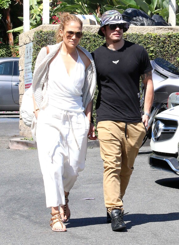 Jennifer Lopez et Casper Smart vont déjeuner ensemble à The Griddle Cafe de Los Angeles, le 29 mars 2015
