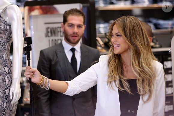 Jennifer Lopez lors d'un photocall pour sa collection au Coppel store Forum de Buena Vista à Mexico, le 23 mars 2015