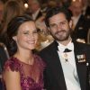 Le prince Carl Philip de Suède et sa fiancée Sofia Hellqvist au dîner de gala en l'honneur des Prix Nobel à Stockholm en Suède le 10 novembre 2014.