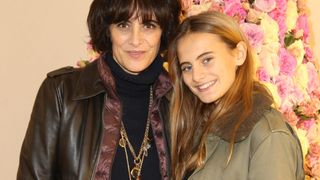 Inès de la Fressange: Sa fille Violette est la nouvelle muse de Karl Lagerfeld !