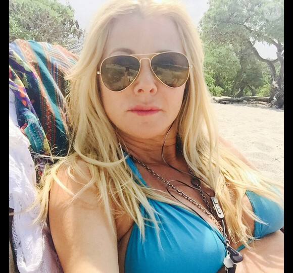 Rob Lowe en vacances à Hawaii avec sa femme Sheryl Berkoff a ajouté une photo à son compte Instagram, le 29 mars 2015