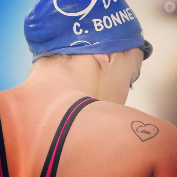 Charlotte Bonnet a rendu hommage à Camille Muffat lors des championnats de France de natation - photo publiée sur son compte Instagram le 31 mars 2015