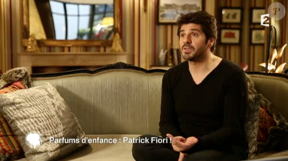 Le chanteur Patrick Fiori raconte comment sa famille a échappé au génocide arménien - Emission C'est au programme sur France 2. Le 6 avril 2015.
