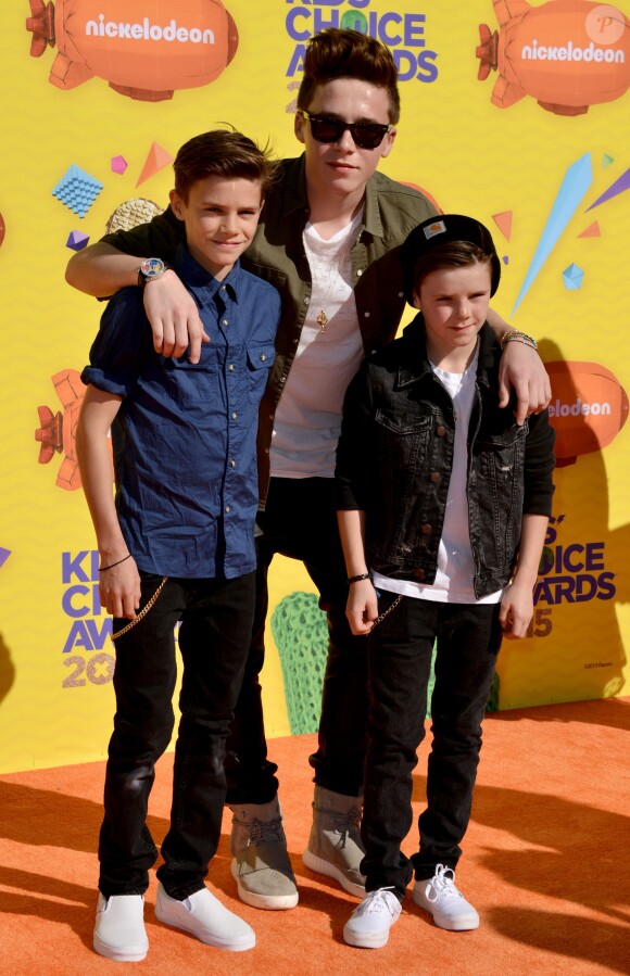 Brooklyn, Romeo et Cruz Beckham lors des Kids Choice Awards au Forum d'Inglewood, à Los Angeles le 28 mars 2015