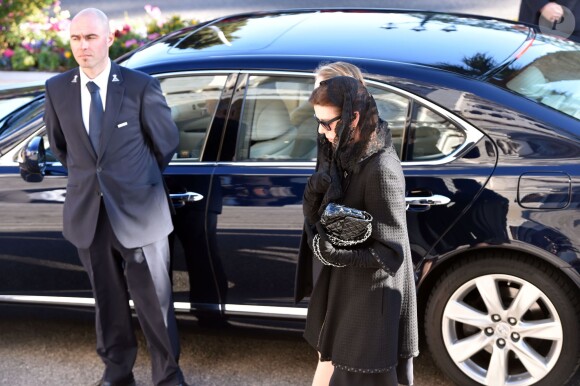 La princesse Charlene de Monaco arrive avec sa fille Alexandra pour la messe à la mémoire du prince Rainier III pour le dixième anniversaire de sa mort, en la cathédrale de Monaco le 7 avril 2015