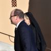 Le prince Albert II de Monaco et la princesse Charlene arrivent pour la messe à la mémoire du prince Rainier III pour le dixième anniversaire de sa mort, en la cathédrale de Monaco le 7 avril 2015