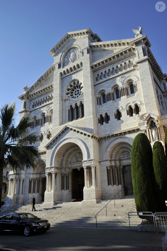 Une messe à la mémoire du prince Rainier III avait lieu pour le dixième anniversaire de sa mort, en la cathédrale Notre-Dame-immaculée de Monaco le 7 avril 2015
