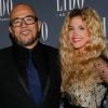 Pascal Obispo et sa compagne Julie Hantson - Photocall à l'occasion de la présentation du nouveau spectacle du Lido "Paris Merveilles" à Paris, le 8 avril 2015.