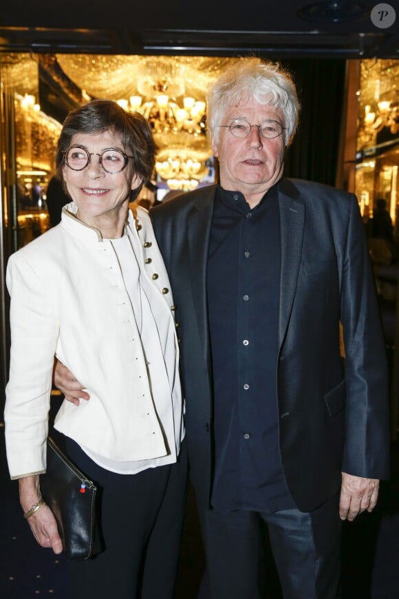 Jean-Jacques Annaud et sa femme - Présentation de la nouvelle revue "Paris Merveilles" du Lido à Paris le 8 avril 2015.