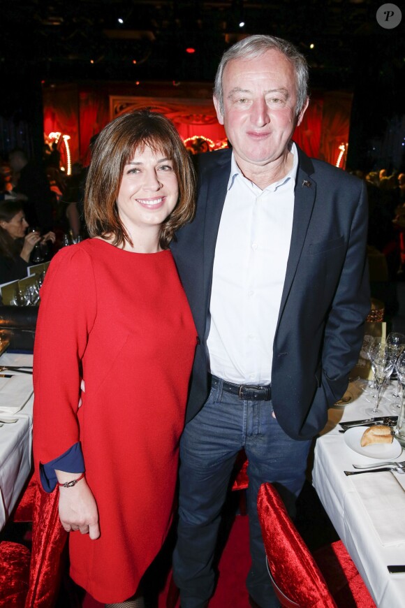 Yann Queffelec et sa femme Servane - Présentation de la nouvelle revue "Paris Merveilles" du Lido à Paris le 8 avril 2015.