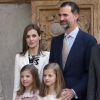 Felipe VI et Letizia d'Espagne célébraient Pâques en famille à Palma de Majorque, le 5 avril 2015.