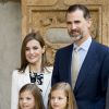 Felipe VI et Letizia d'Espagne célébraient Pâques en famille à Palma de Majorque, le 5 avril 2015.