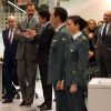 Le roi Felipe VI d'Espagne en visite à la direction générale du contrôle de la circulation à Madrid le 6 avril 2015.