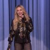Madonna fait ses premiers dans le stand up dans "The Tonight Show", l'émission de Jimmy Fallon sur NBC, le 9 avril 2015.