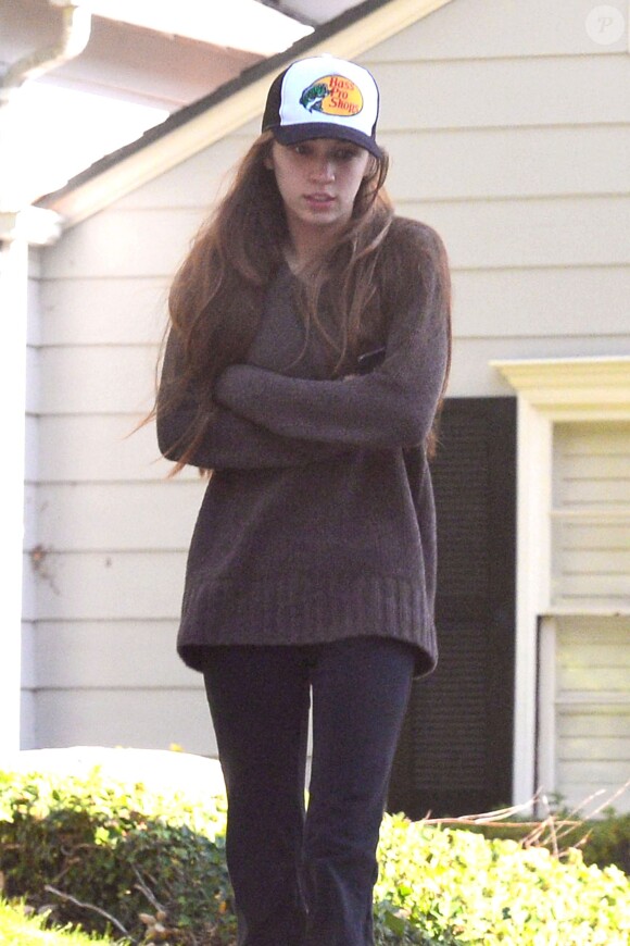 La fille de Paul Walker, Meadow, quitte le domicile familal à Los Angeles, le 3 décembre 2013.