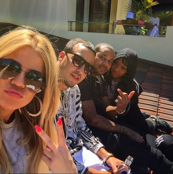 Khloé Kardashian, French Montana, Chinx, Malika Haqq et Diddy en week-end à Miami. Photo publiée le 31 mars 2015.