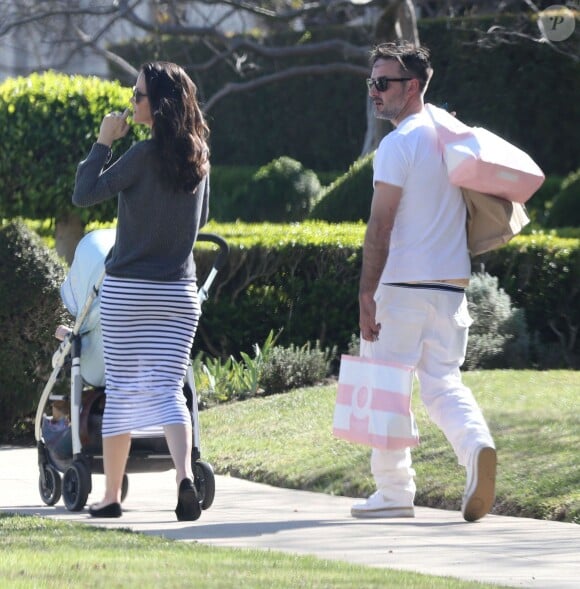 Exclusif - David Arquette et Christina McLarty se promènent avec leur fils Charlie à Los Angeles, le 7 mars 2015  