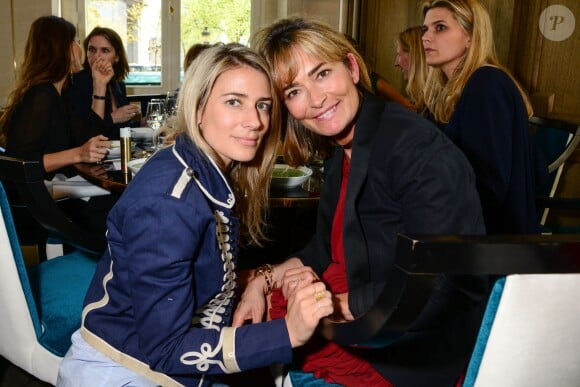 Exclusif - Vanessa Pinoncely, Fabienne Bazire - Déjeuner de "Blondes" au restaurant Victoria 1836 à Paris, le 14 avril 2015.