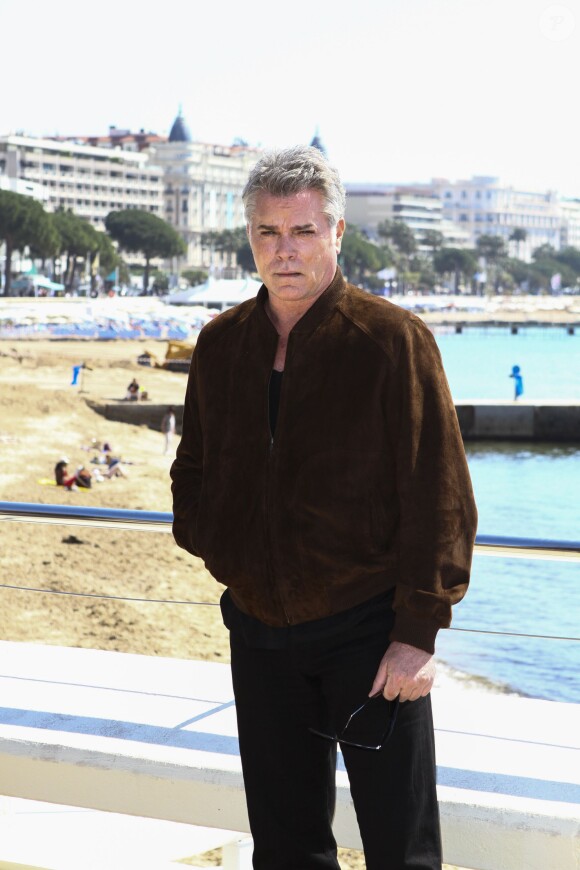 L'acteur et producteur américain Ray Liotta lors du photocall de la série "Texas Rising" dans le cadre du MIPTV 2015 à Cannes le 13 avril 2015 qui se déroule au Palais des Festivals du 13 au 16 mai. 
