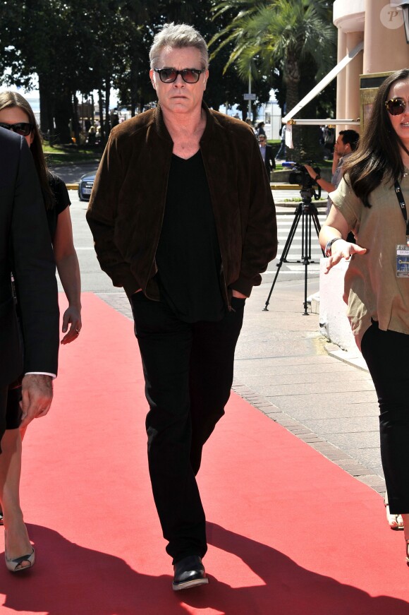 L'acteur et producteur américain Ray Liotta lors du photocall de la série "Texas Rising" dans le cadre du MIPTV 2015 à Cannes le 13 avril 2015 qui se déroule au Palais des Festivals du 13 au 16 mai. 