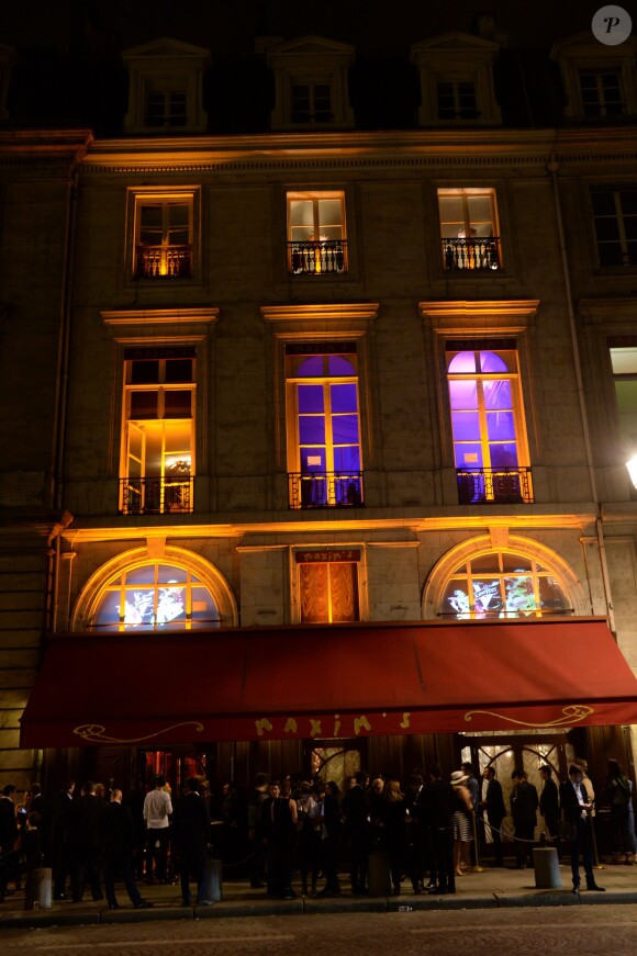 Ambiance - Soirée Villa Schweppes chez Maxim's à Paris, le 16 avril 2015. 