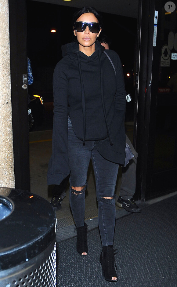 Kim Kardashian à l'aéroport de LAX à Los Angeles, le 20 avril 2015.