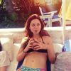 Bonnie Wright pose en bikini. (photo postée le 21 avril 2015)