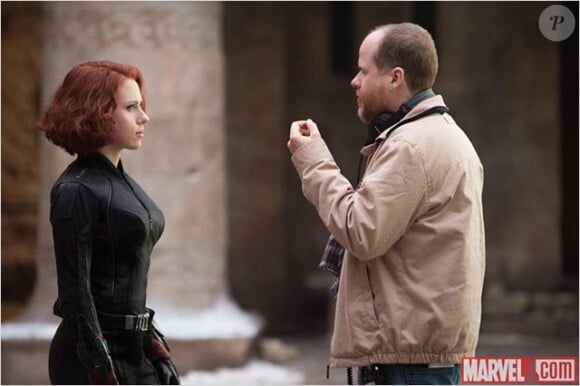 Scarlett Johansson et Joss Whedon sur le tournage d'Avengers : L'ère d'Ultron.