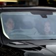 Carole et Pippa Middleton arrivent à Kensington Palace pour rencontrer la princesse de Cambridge née le 2 mai 2015