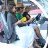 Exclusif - Anthony Kiedi est allé chercher son fils en voiture de golf avec sa petite amie Helena Vestergaard à Malibu. Le jeune Everly est heureux de conduire la petite voiture. Le 29 octobre 2014.