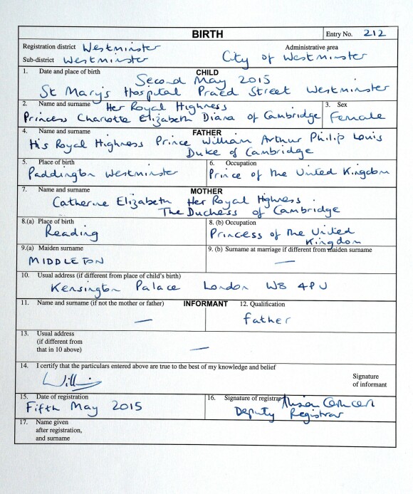 Certificat de naissance de la princesse Charlotte Elizabeth Diana de Cambridge, née le 2 mai 2015 à l'hôpital St Mary, signé par son père, le prince William, duc de Cambridge, pour son enregistrement auprès du bureau des registres de Westminster le 5 mai 2015